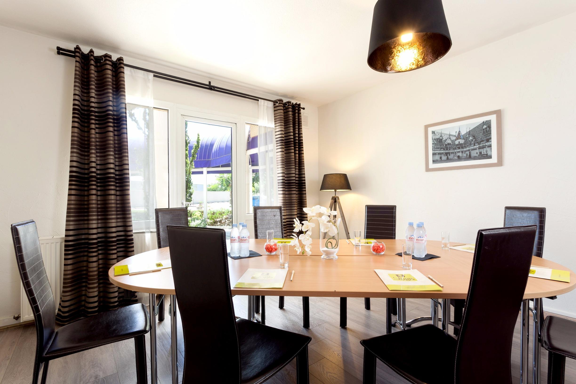 Hotel Logis Carline Restaurant Beaune (Cote d'Or)
