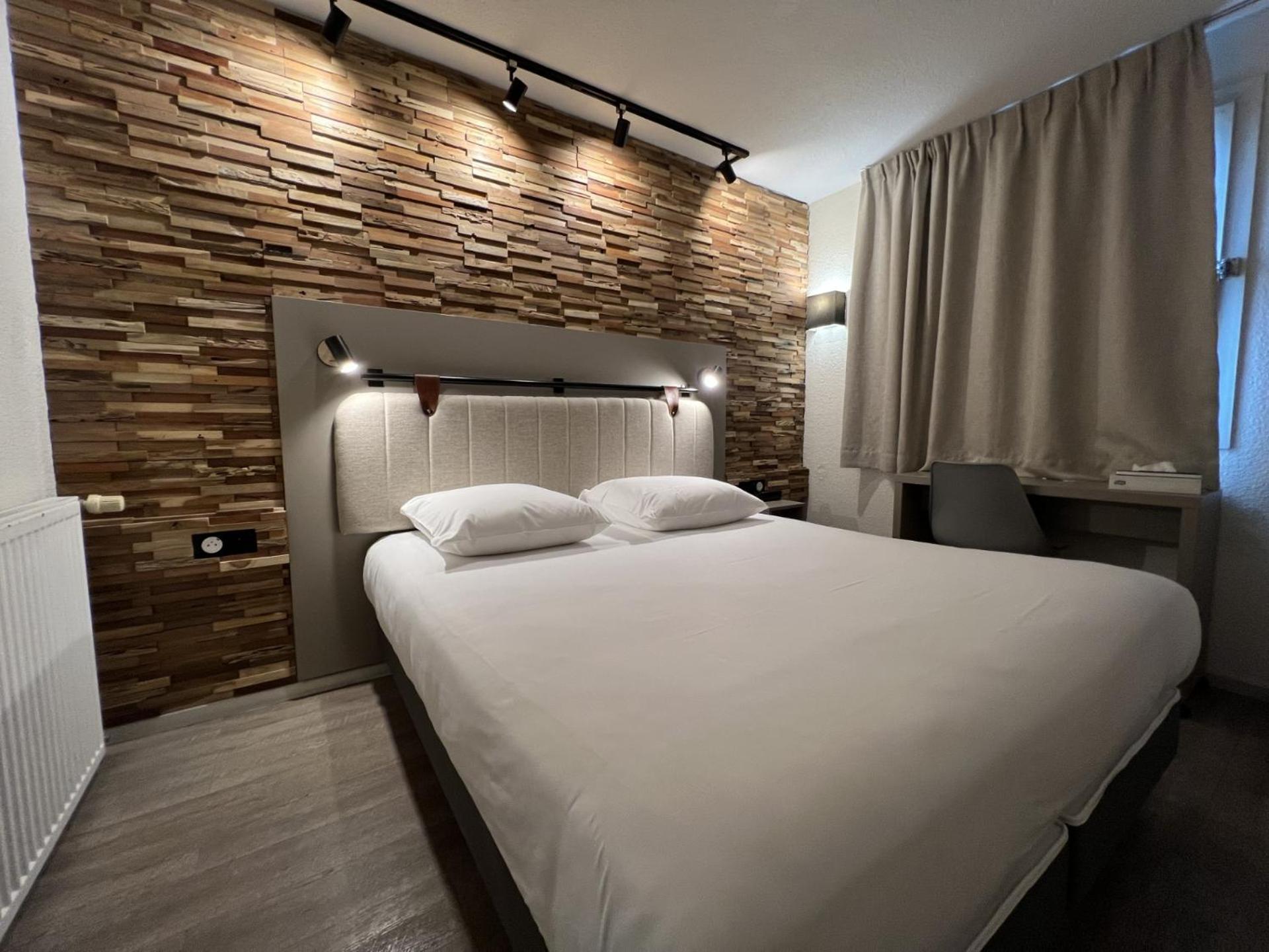 Hotel Logis Carline Restaurant Beaune (Cote d'Or)