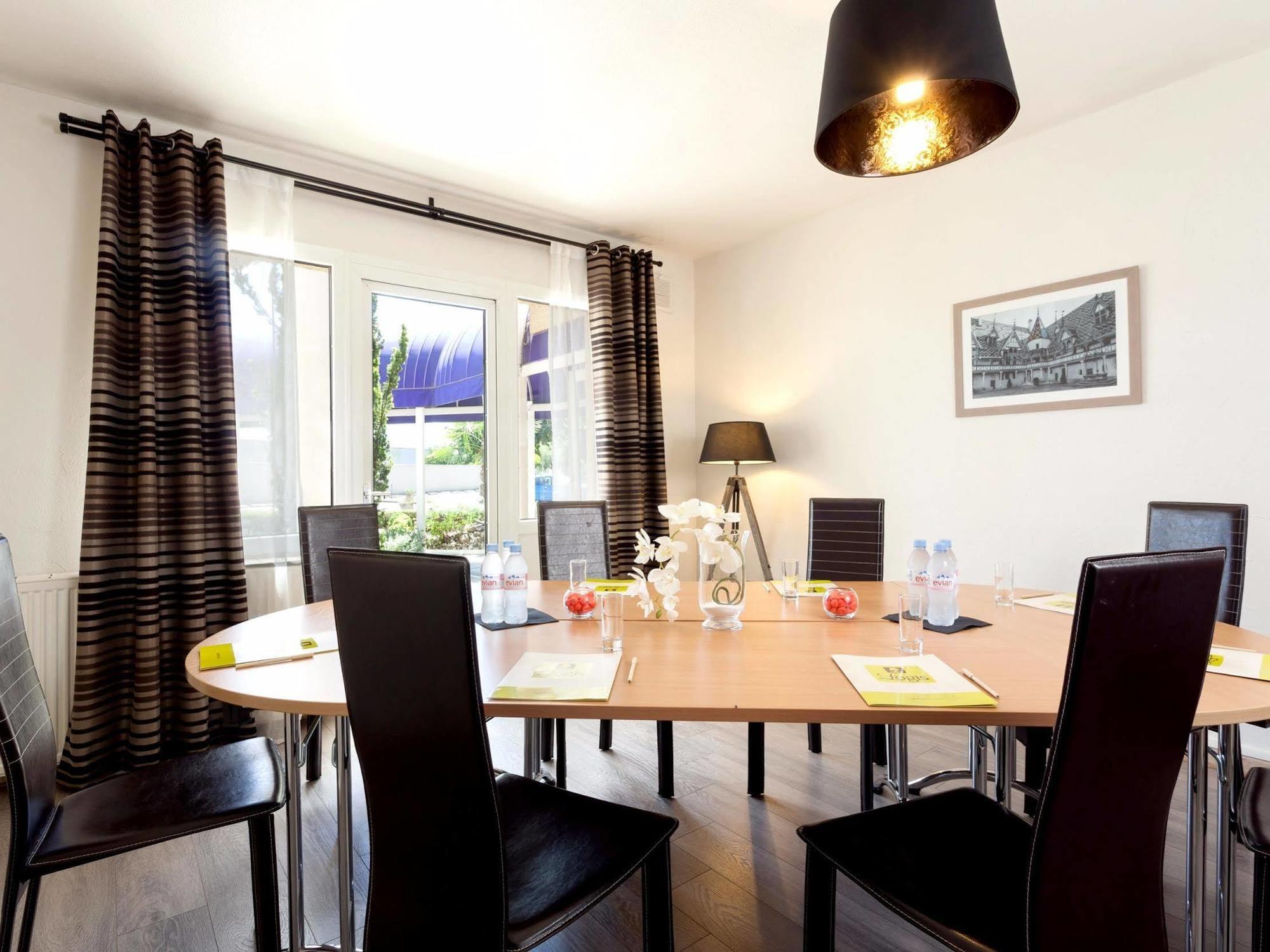 Logis Carline Restaurant Hotel Beaune (Cote d'Or)
